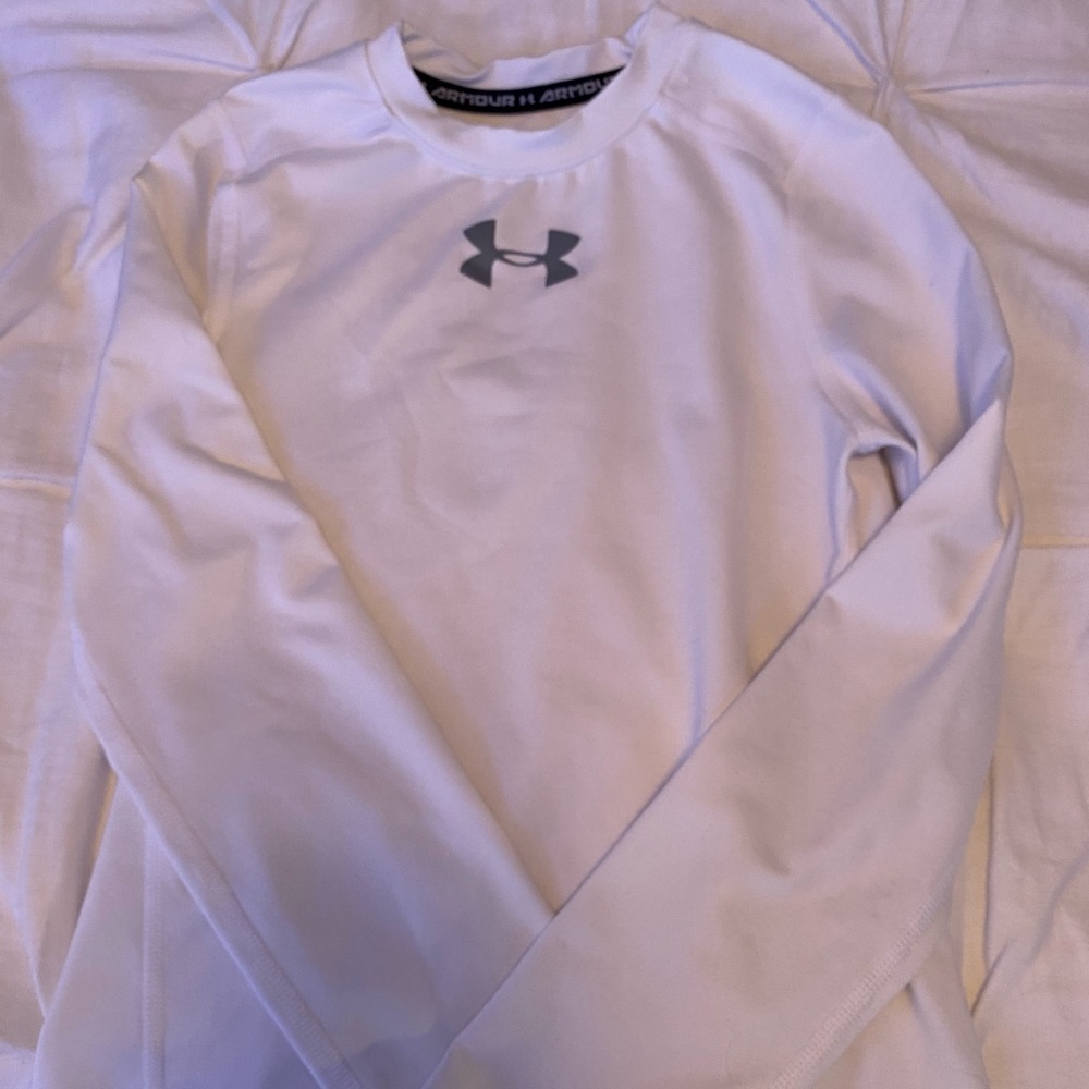 fitted white long sleeve shirt